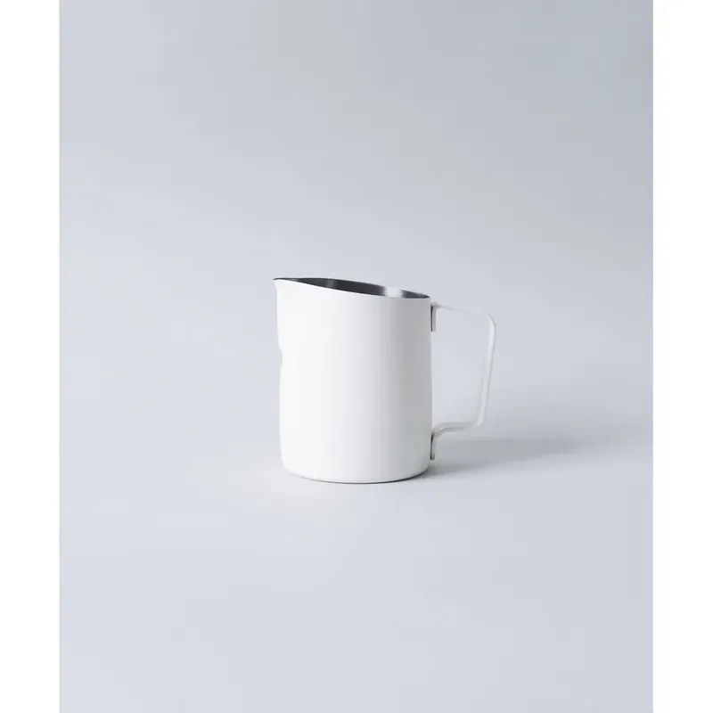 17oz Latte Art Pitcher with Round Tip and Dual Volume Indicator in Matte White