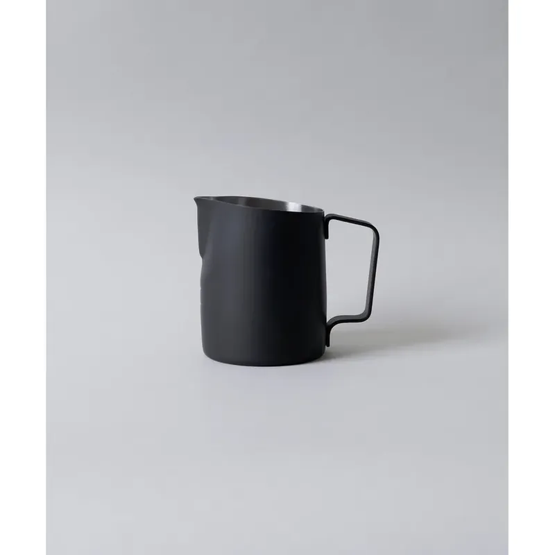 17oz Latte Art Pitcher with Round Tip and Dual Volume Indicator in Matte Black