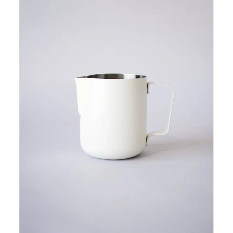 600cc / 20oz WPM Free Pour Latte Art Competition Pitcher in Matte White