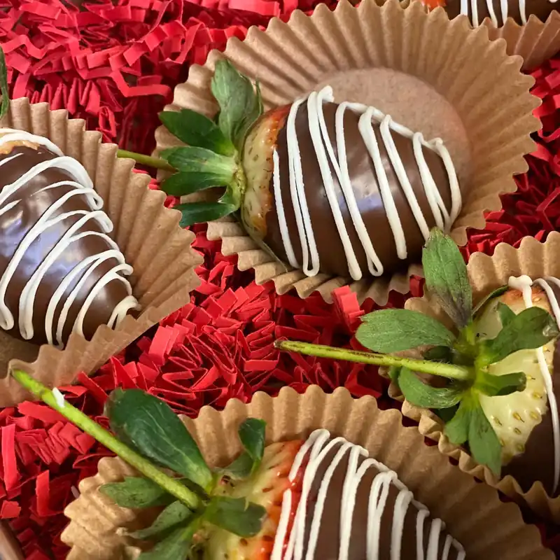 12 Chocolate Covered Strawberries